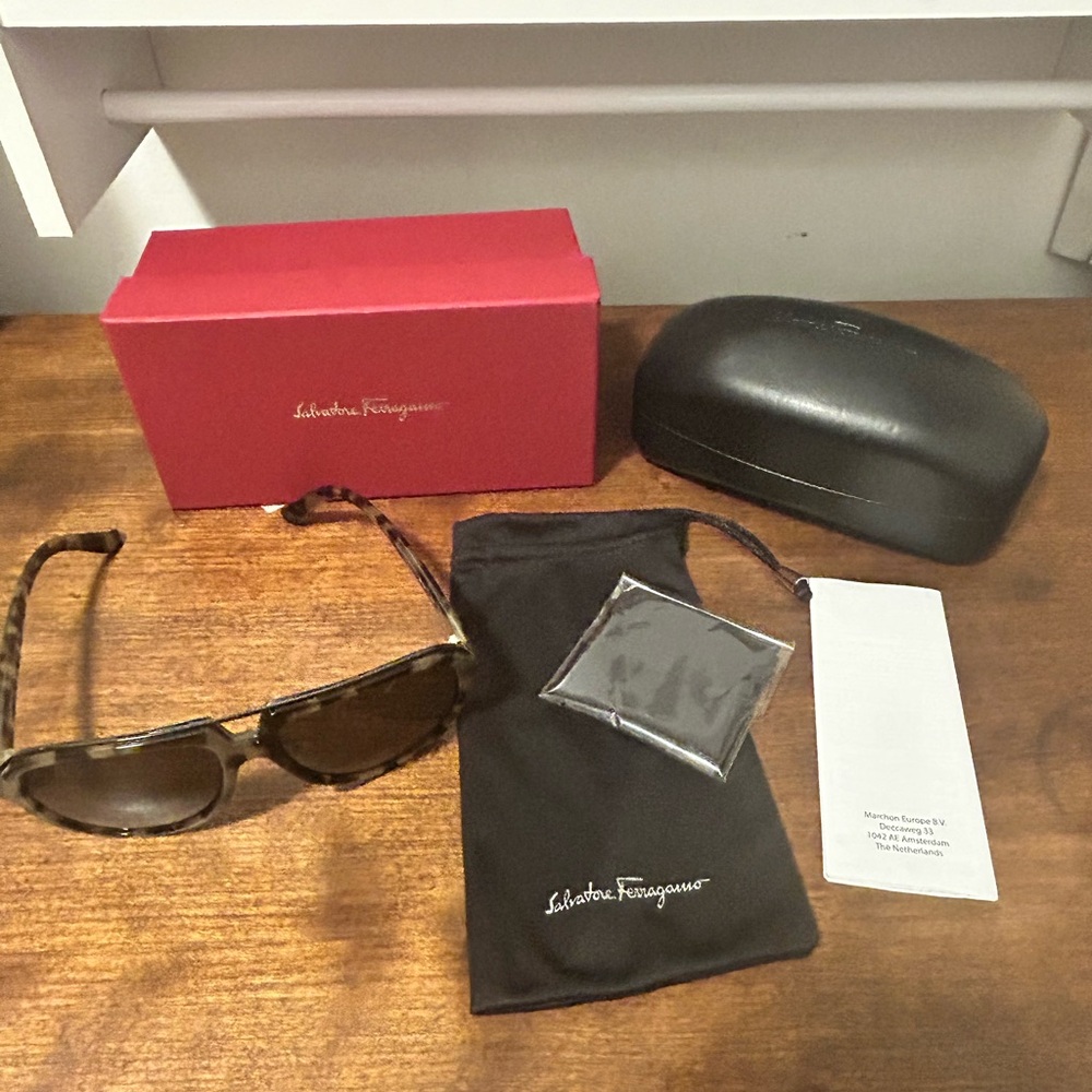 Pristine condition- Full inclusion Ferragamo Tortoise Shell Sunglasses (women's)